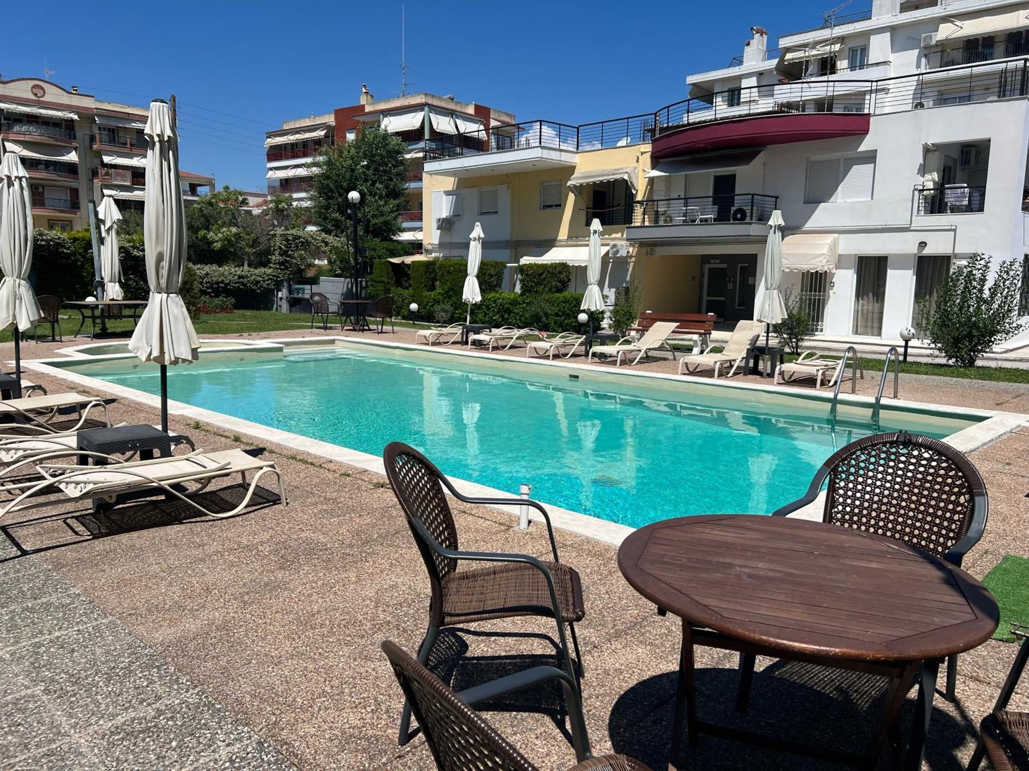 Damian'S Cozy Pool Apartment Peraía Exterior foto